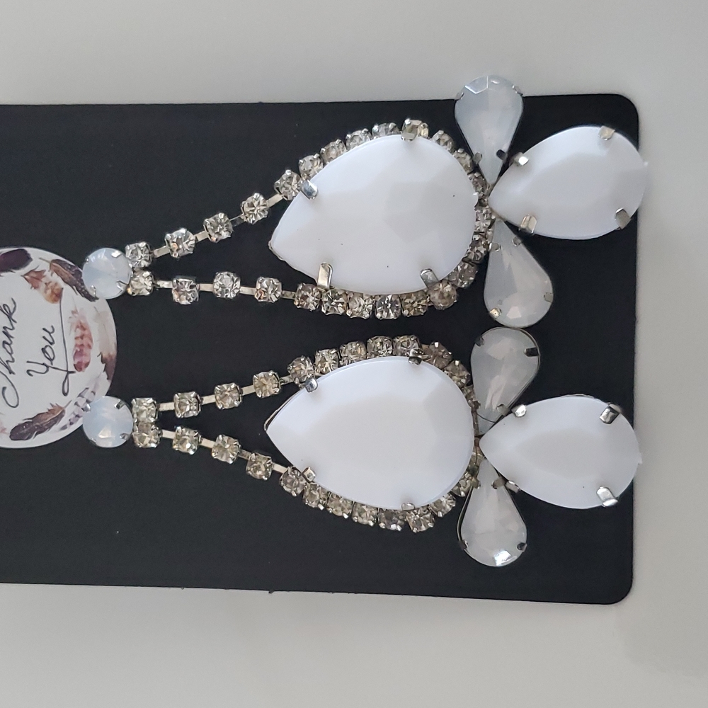 Boutique Large White and Silver Tone Drop Fashion Earrings